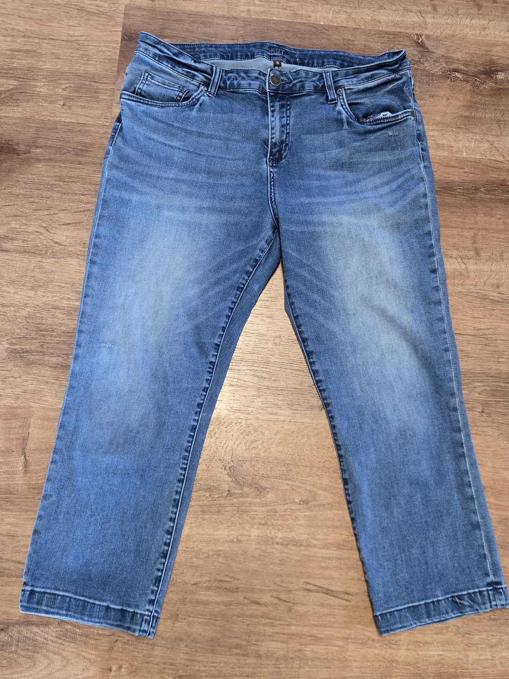 Kut from the Kloth Women's Faded Blue Cropped Straight Leg Jeans Size 16